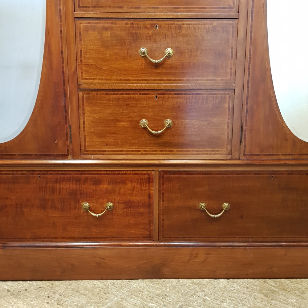ANTIQUE EDWARDIAN MAHOGANY TRIPLE WARDROBE C1900 View II