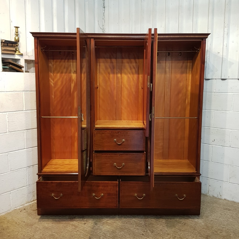 ANTIQUE EDWARDIAN MAHOGANY TRIPLE WARDROBE C1900 View IV