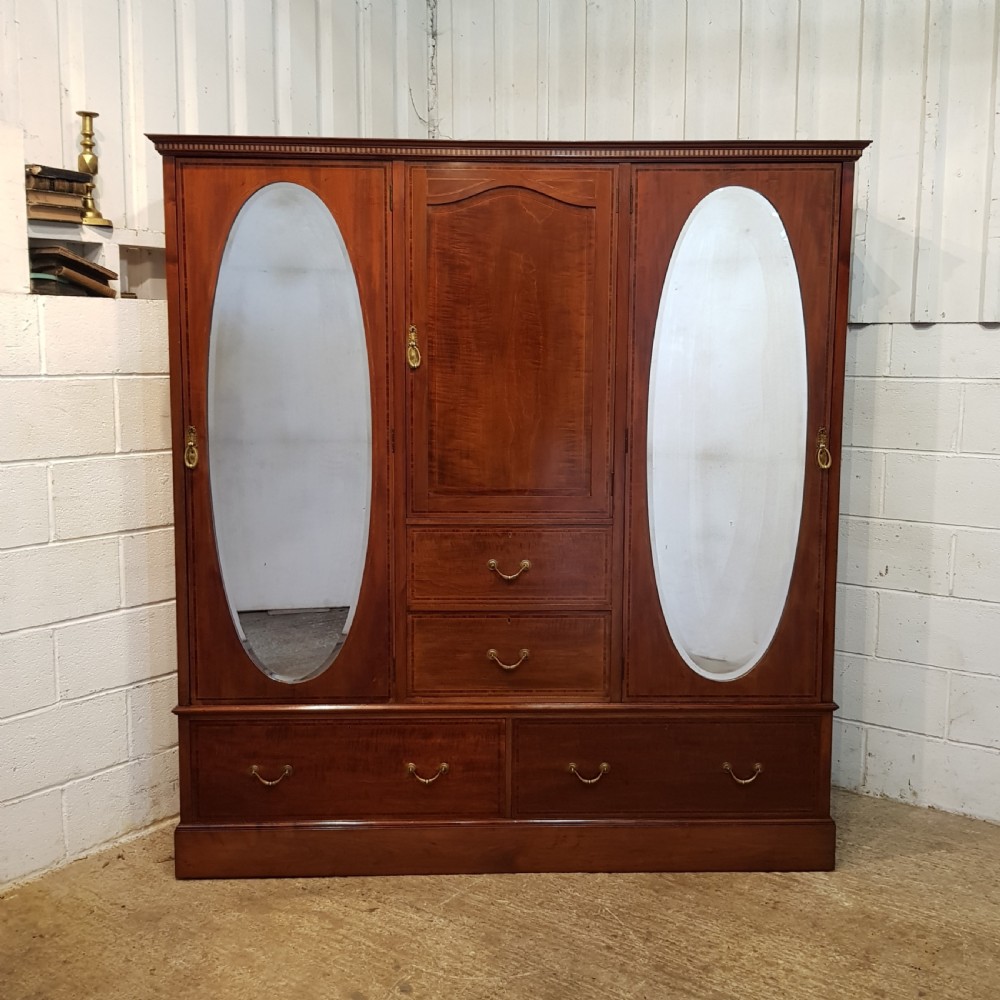 ANTIQUE EDWARDIAN MAHOGANY TRIPLE WARDROBE C1900 View V