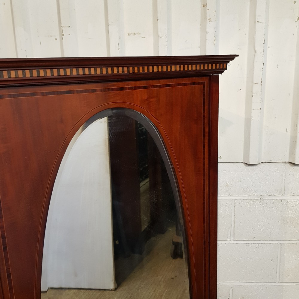 ANTIQUE EDWARDIAN MAHOGANY TRIPLE WARDROBE C1900 View VIII