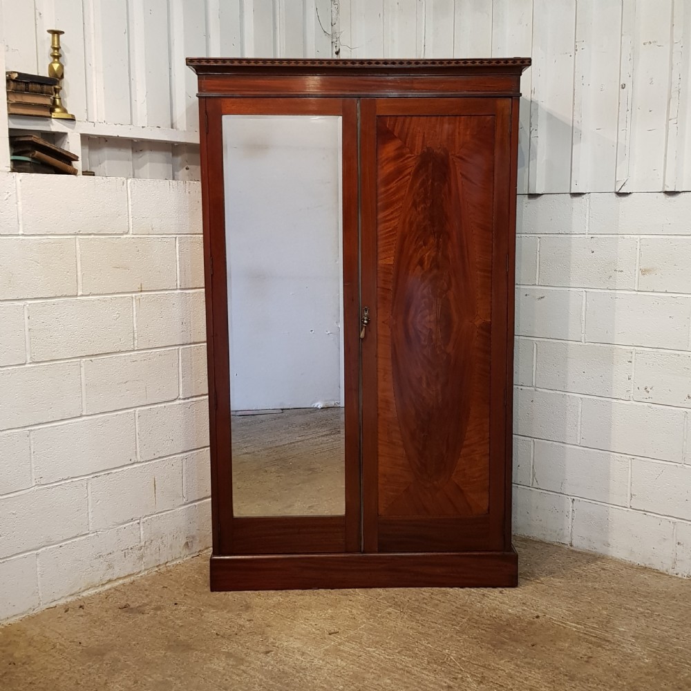 ANTIQUE LATE VICTORIAN REGENCY MAHOGANY DOUBKE WARDROBE C1890 View III