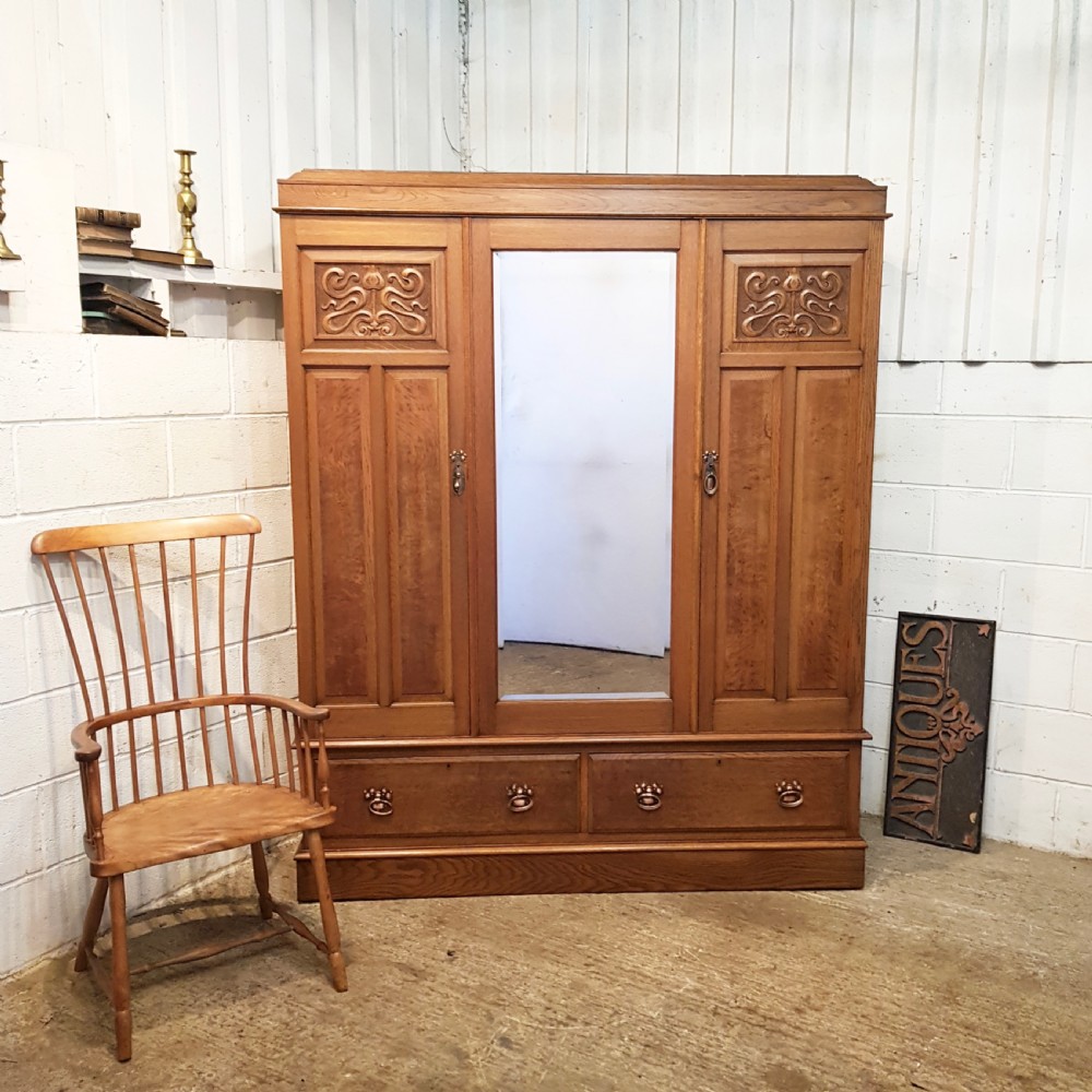 ANTIQUE ARTS & CRAFTS LIGHT OAK DOUBLE WARDROBE C1900