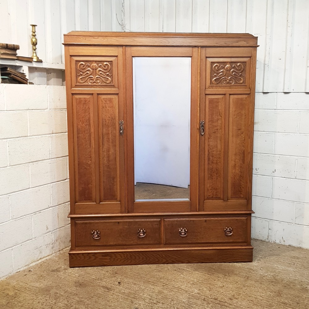 ANTIQUE ARTS & CRAFTS LIGHT OAK DOUBLE WARDROBE C1900 View IV