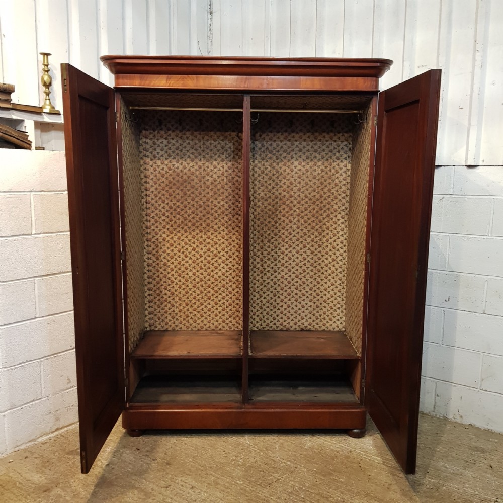 ANTIQUE VICTORIAN MAHOGANY DOUBKE WARDROBE C1880 View III