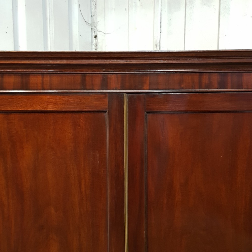 ANTIQUE EDWARDIAN CHIPPENDALE MAHOGANY DOUBKE WARDROBE C1900 View III