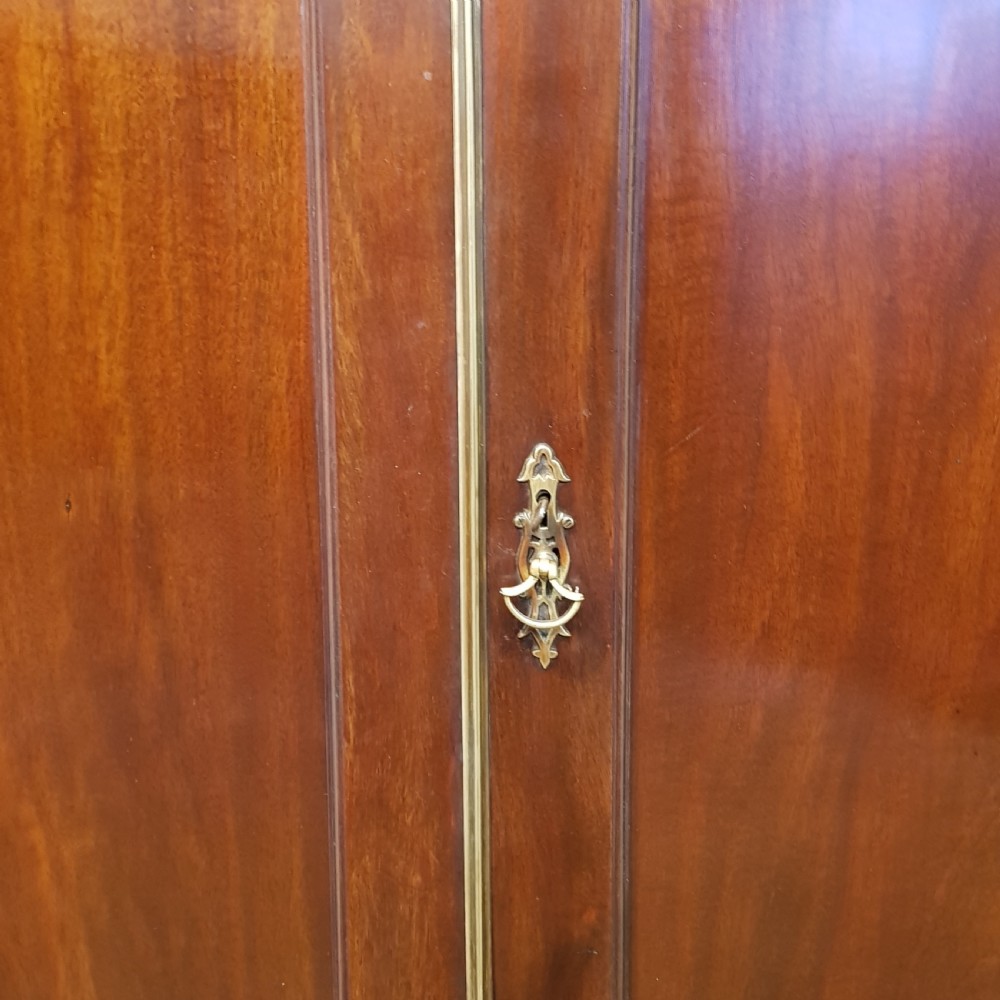 ANTIQUE EDWARDIAN CHIPPENDALE MAHOGANY DOUBKE WARDROBE C1900 View IV