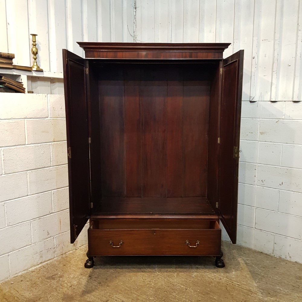 ANTIQUE EDWARDIAN CHIPPENDALE MAHOGANY DOUBKE WARDROBE C1900 View V