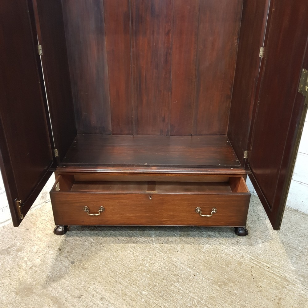 ANTIQUE EDWARDIAN CHIPPENDALE MAHOGANY DOUBKE WARDROBE C1900 View VII