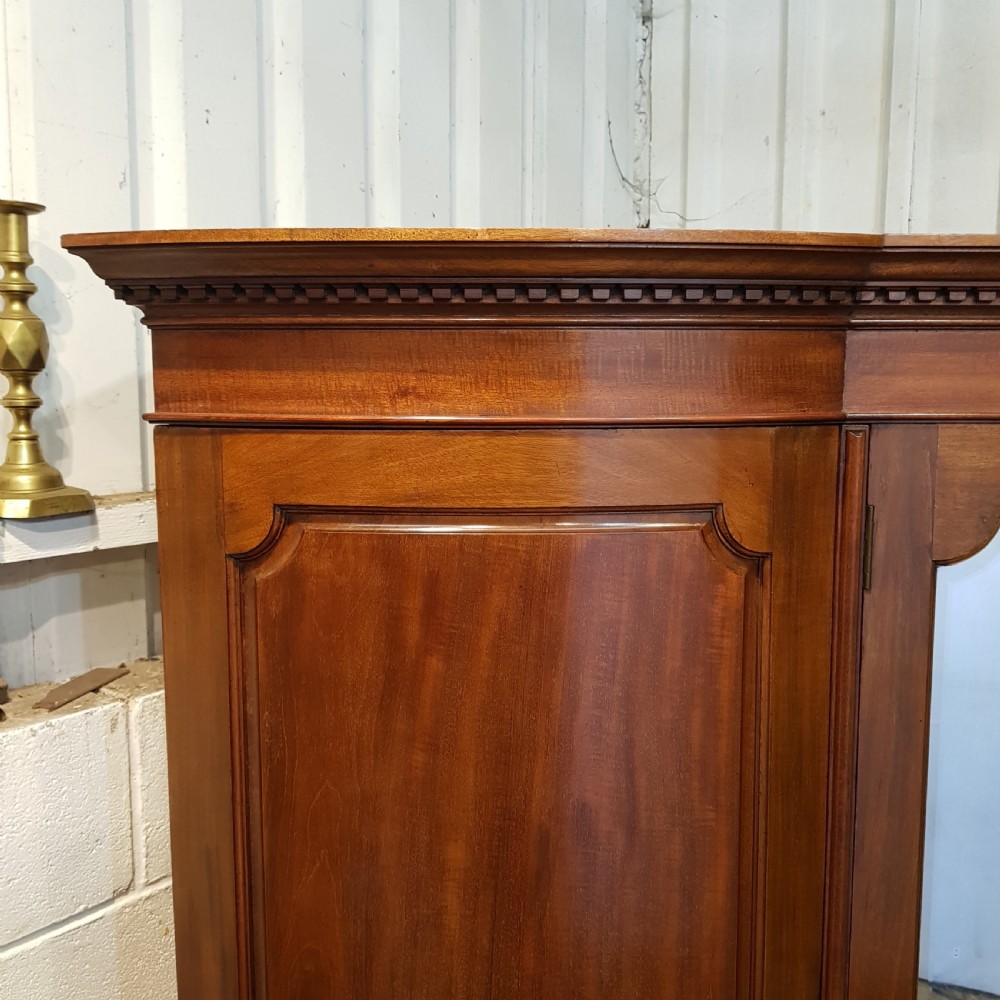 ANTIQUE EDWARDIAN MAHOGANY BOW FRONT TRIPLE WARDROBE C1900 View III