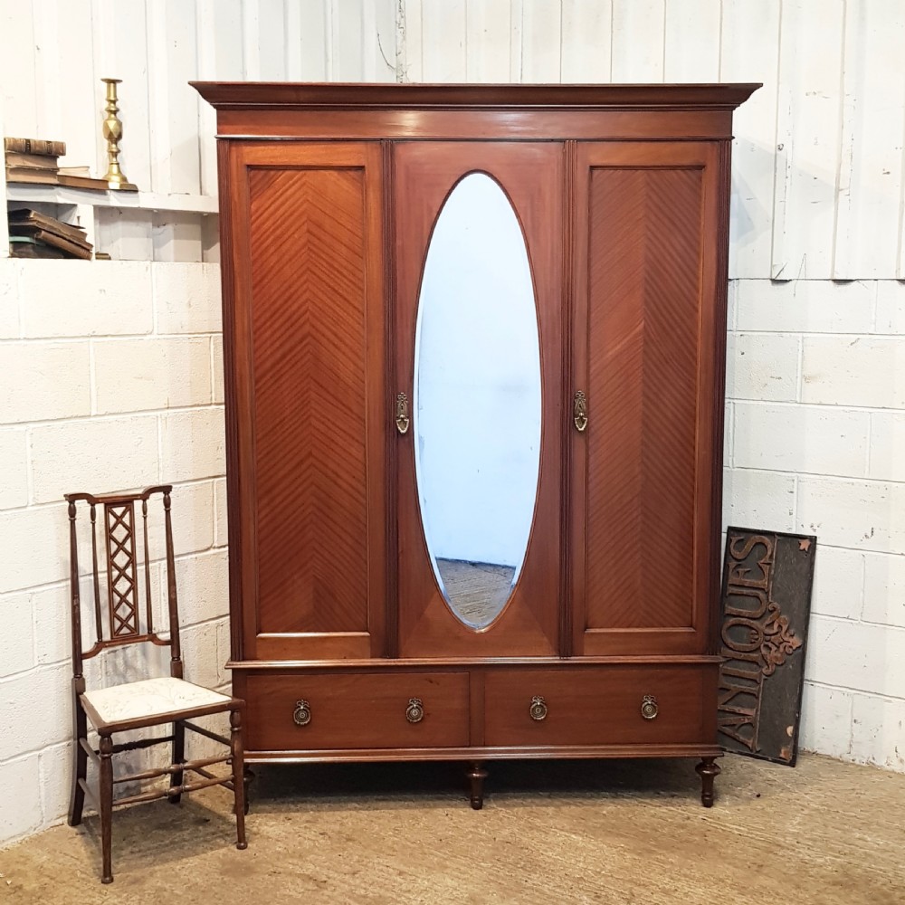 ANTIQUE EDWARDIAN MAHOGANY TRIPLE WARDROBE C1900