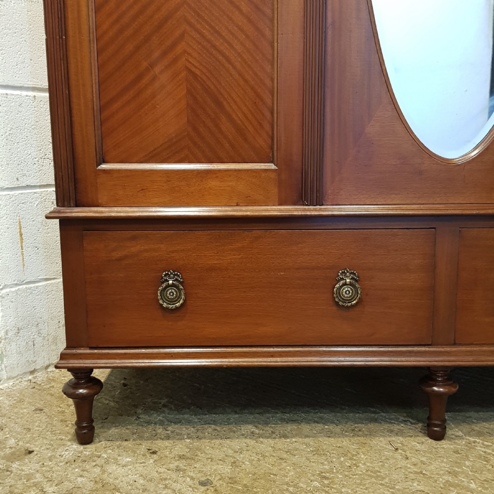 ANTIQUE EDWARDIAN MAHOGANY TRIPLE WARDROBE C1900 View VI