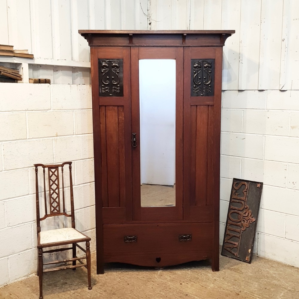 ANTIQUE ART NOUVEAU OAK SINGLE WARDROBE C1890