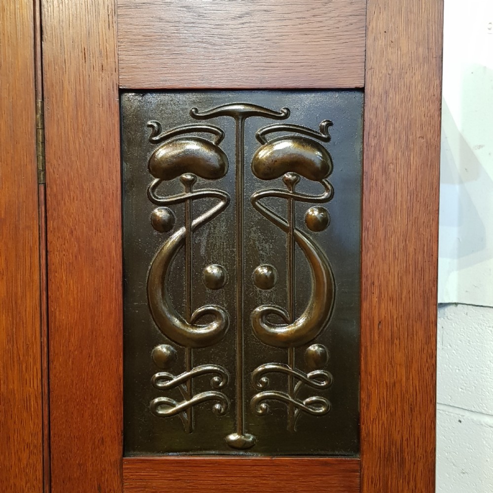 ANTIQUE ART NOUVEAU OAK SINGLE WARDROBE C1890 View II