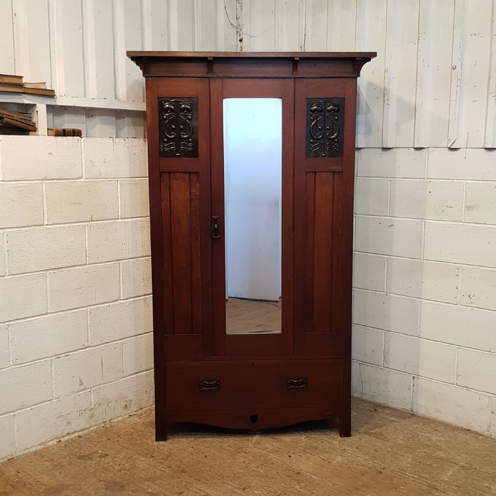 ANTIQUE ART NOUVEAU OAK SINGLE WARDROBE C1890 View III