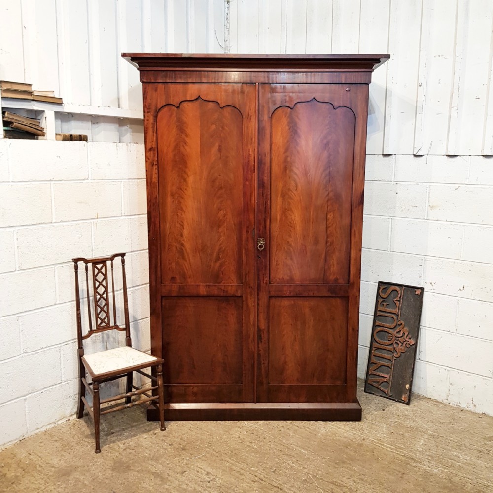 ANTIQUE WILLIAM 1V MAHOGANY DOUBLE WARDROBE C1830