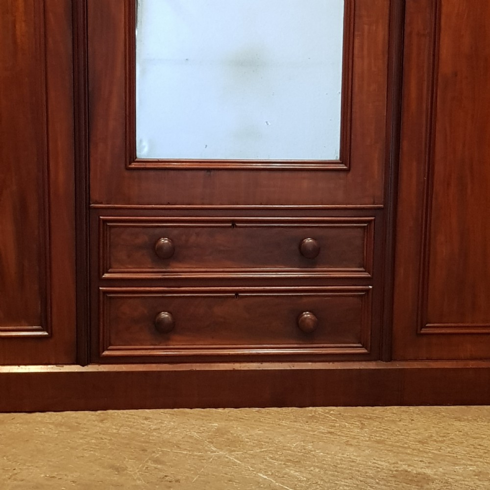 ANTIQUE VICTORIAN MAHOGANY ARCHED TOP TRIPLE WARDROBE C1880 View VIII