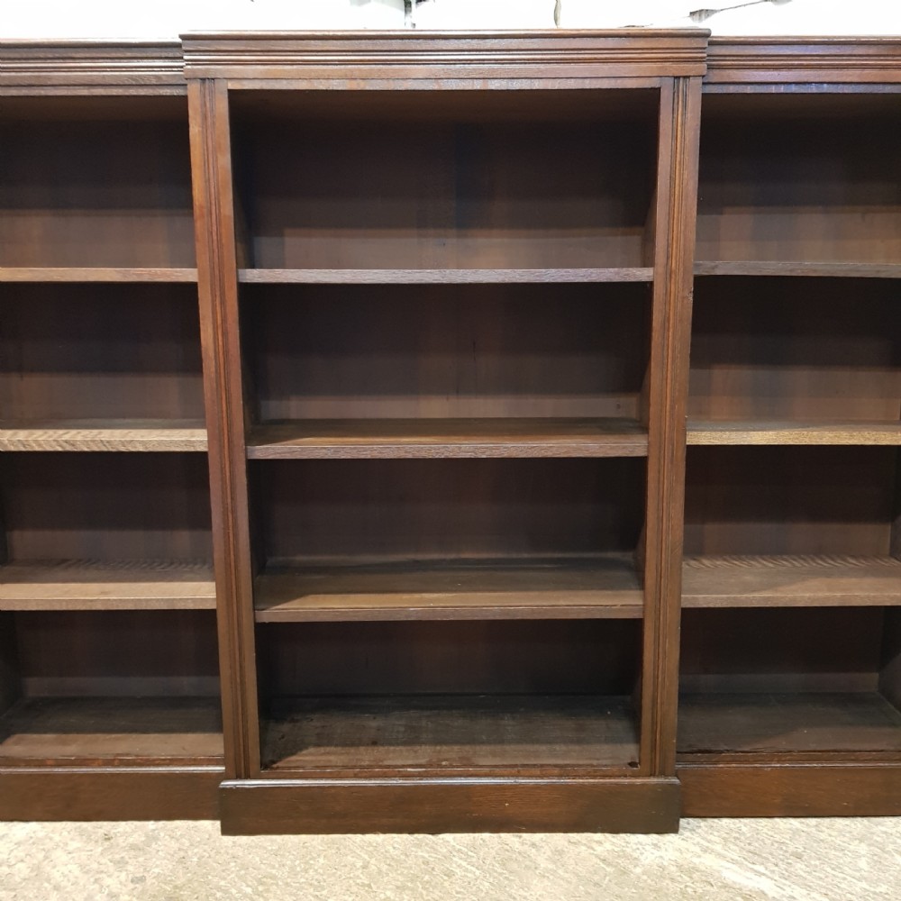 ANTIQUE LATE VICTORIAN OAK BREAKFRONT OPEN BOOKCASE C1890 View II