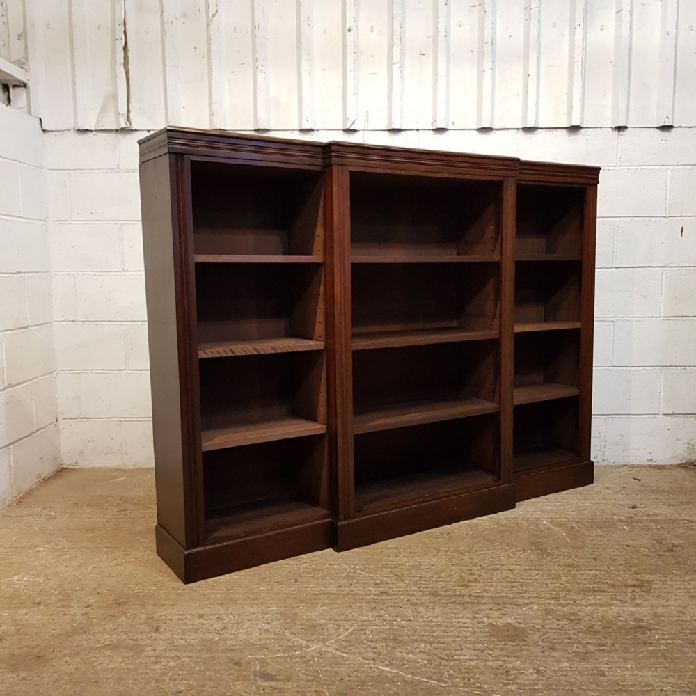 ANTIQUE LATE VICTORIAN OAK BREAKFRONT OPEN BOOKCASE C1890 View III