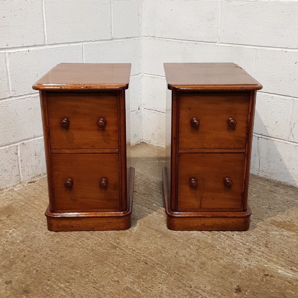ANTIQUE PAIR VICTORIAN MAHOGANY BEDSIDE CHESTS OF DRAWERS C1880 View II