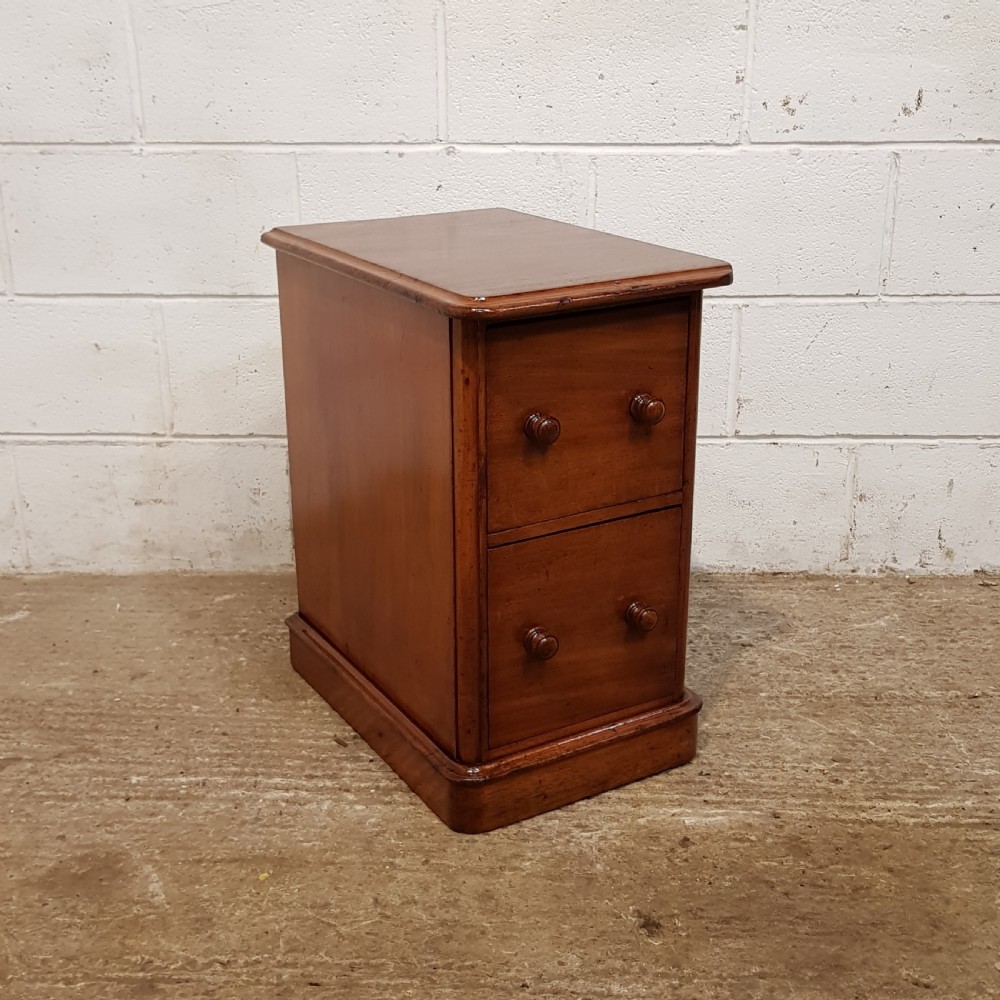 ANTIQUE PAIR VICTORIAN MAHOGANY BEDSIDE CHESTS OF DRAWERS C1880 View III