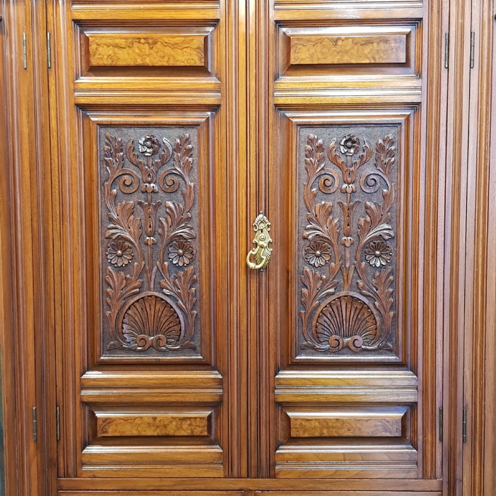 ANTIQUE VICTORIAN BURR WALNUT TRIPLE WARDROBE  C1880 View III