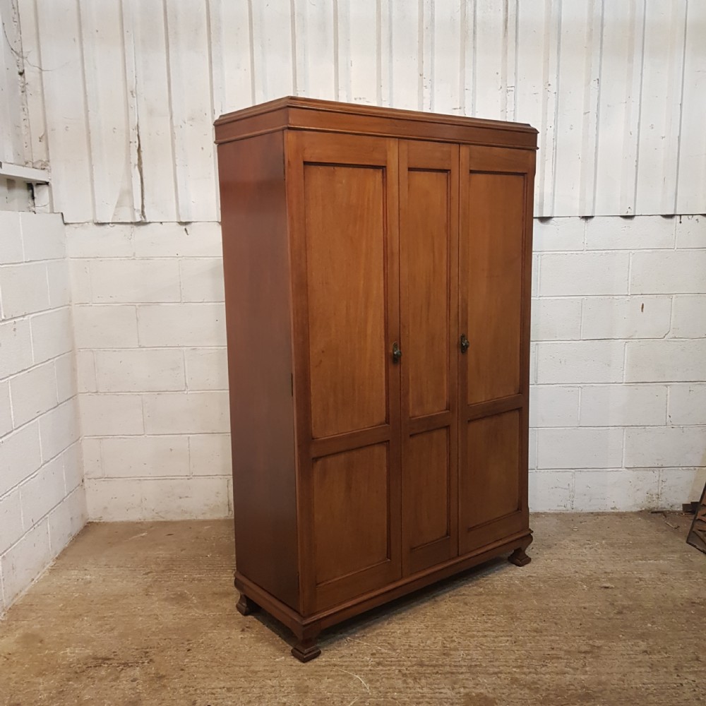 ANTIQUE EDWARDIAN MAHOGANY DOUBLE WARDROBE C1900 View II