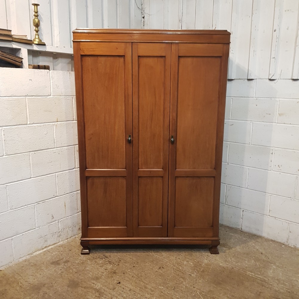 ANTIQUE EDWARDIAN MAHOGANY DOUBLE WARDROBE C1900 View VI
