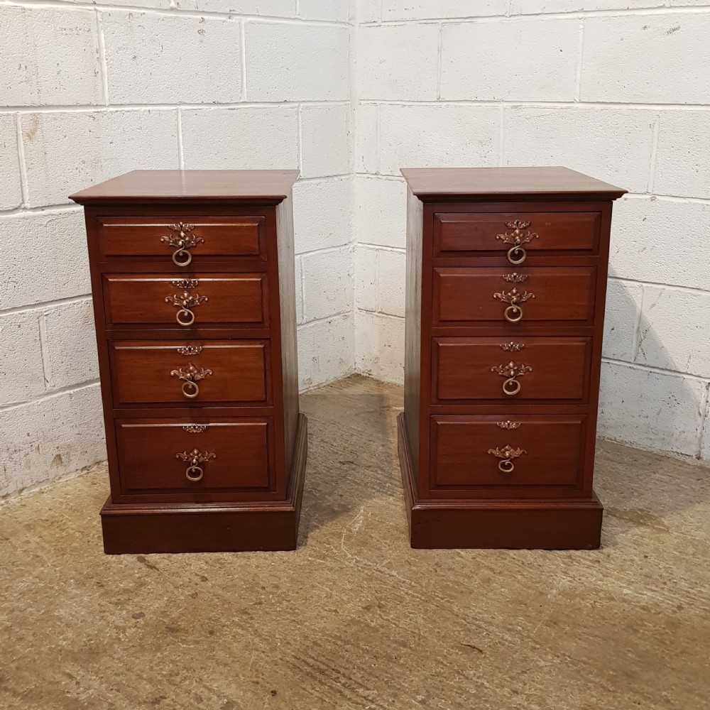 ANTIQUE PAIR EDWARDIAN MAHOGANY BEDSIDE CHESTs OF DRAWERS C1900 View II