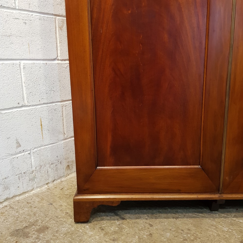 ANTIQUE REGENCY MAHOGANY BOW FRONT CHEST OF DRAWERS C1820 View III