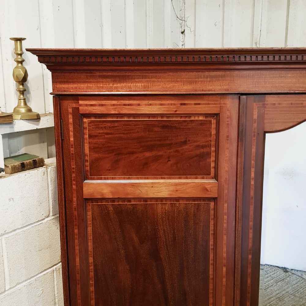 ANTIQUE EDWARDIAN MAHOGANY TRIPLE WARDROBE C1900 View V
