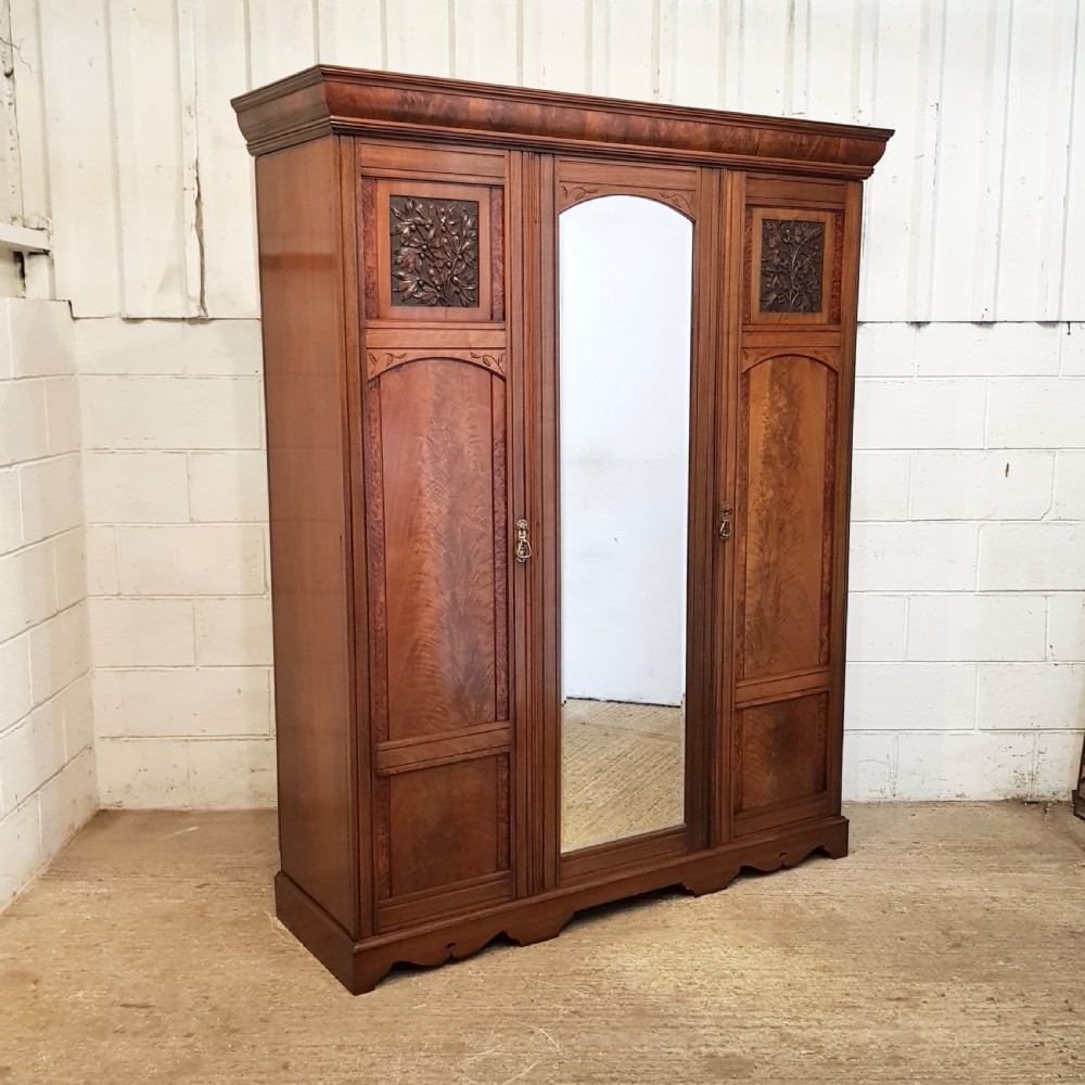 ANTIQUE LATE VICTORIAN BURR WALNUT TRIPLE WARDROBE C 1890 View VII