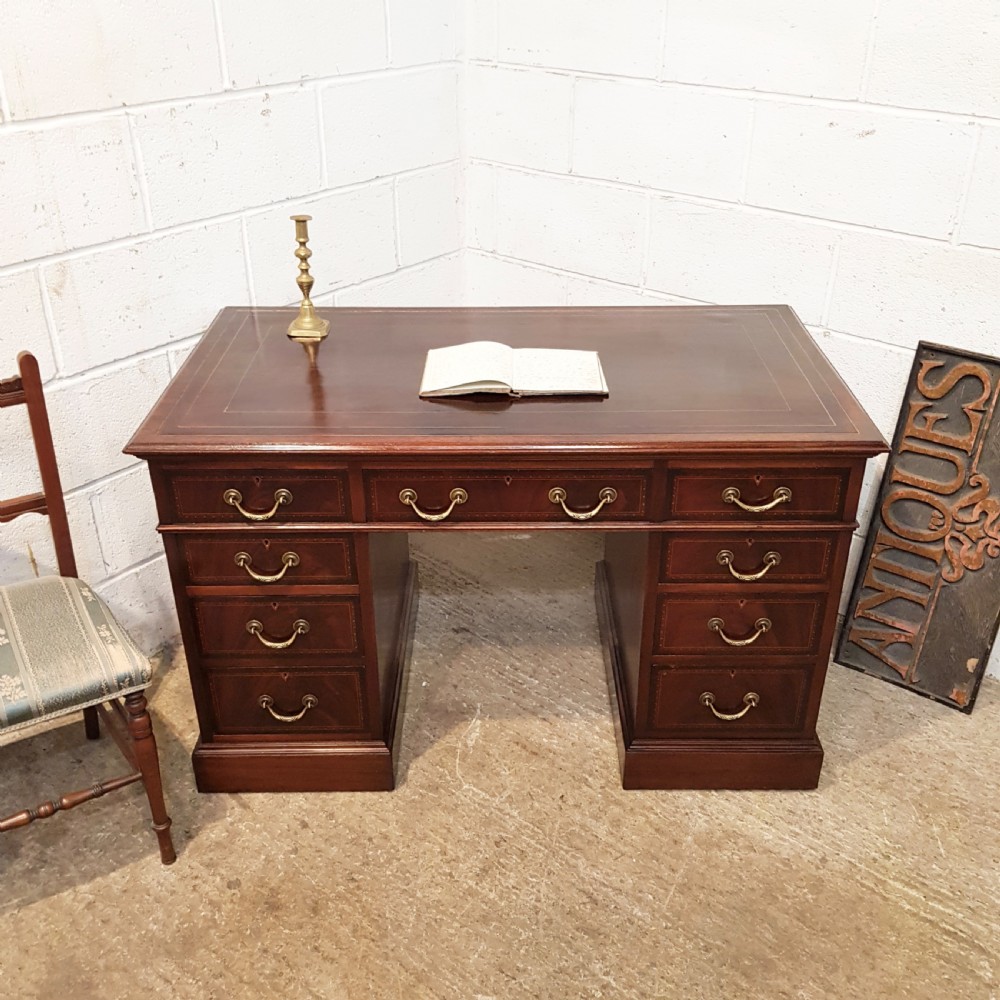 ANIQUE EDWARDIAN MAHOGANY PEDESTAL DESK BY WARING & GILLOWS C1900