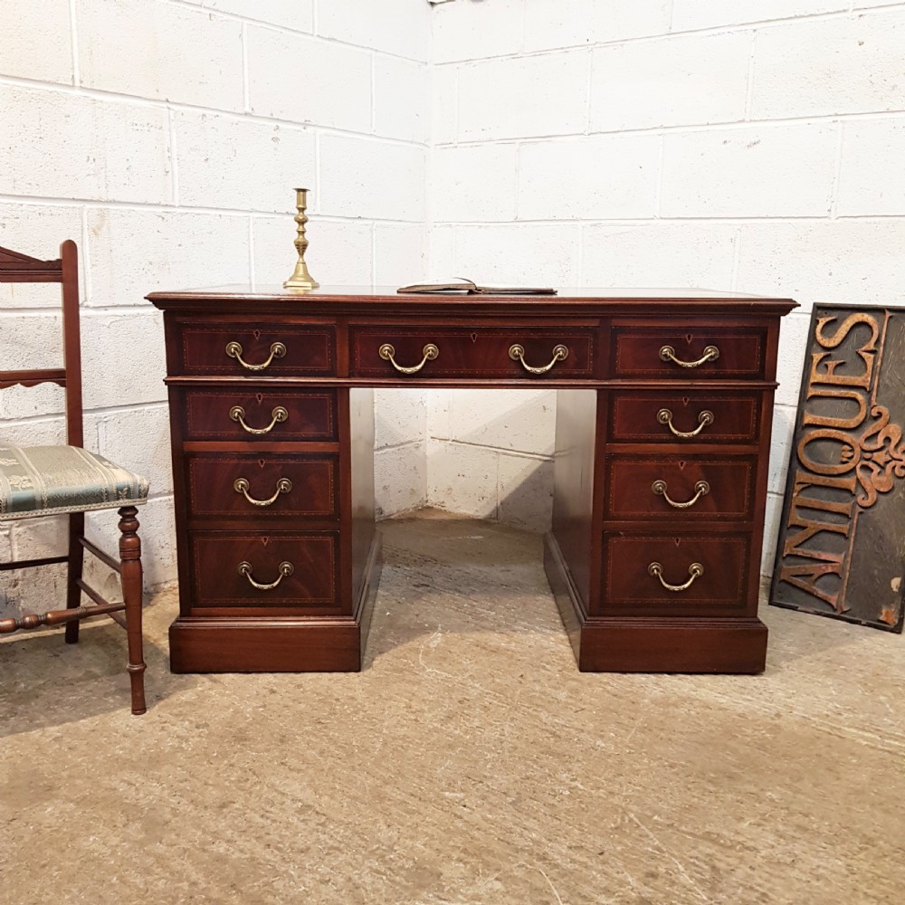 ANIQUE EDWARDIAN MAHOGANY PEDESTAL DESK BY WARING & GILLOWS C1900 View III