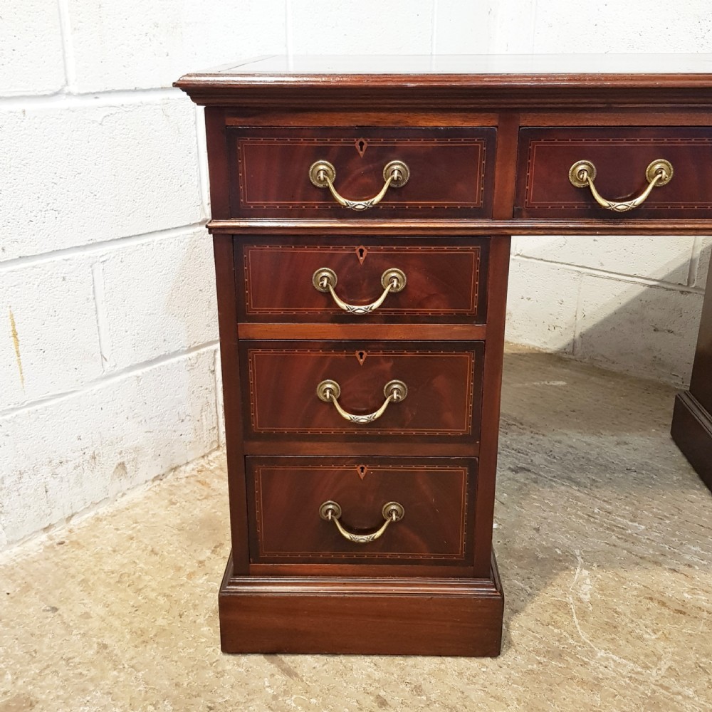 ANIQUE EDWARDIAN MAHOGANY PEDESTAL DESK BY WARING & GILLOWS C1900 View V