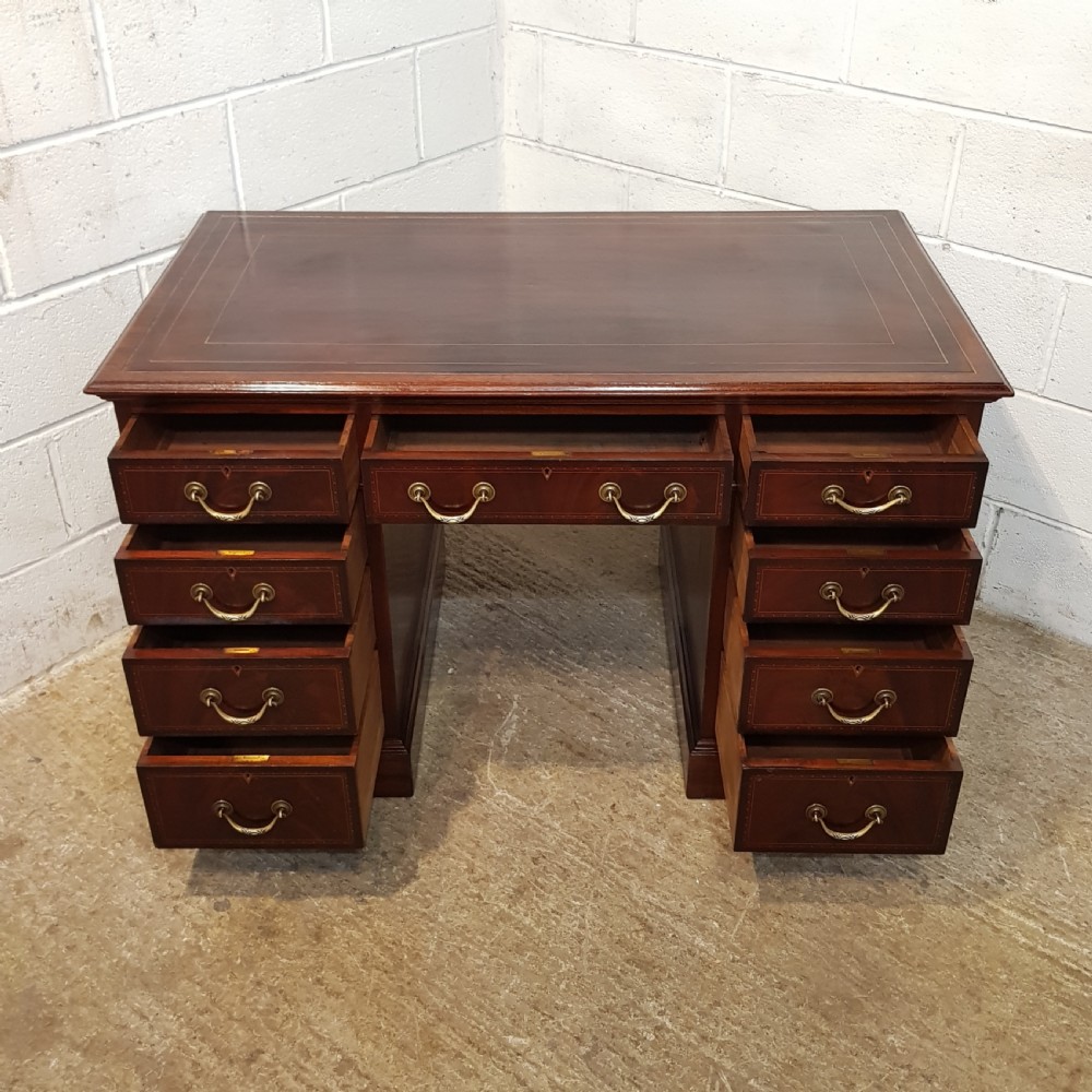 ANIQUE EDWARDIAN MAHOGANY PEDESTAL DESK BY WARING & GILLOWS C1900 View VI