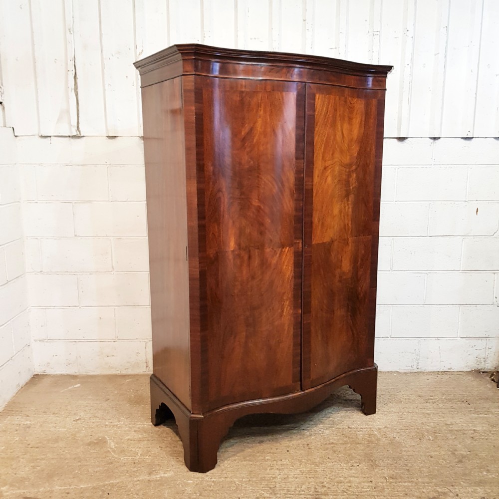 ANTIQUE EDWARDIAN MAHOGANY SERPENTINE FRONT DOUBKE WARDROBE C1900 View V