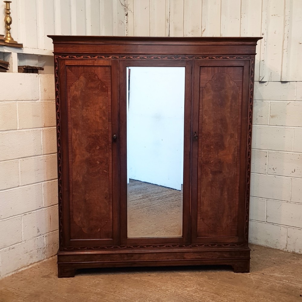 ANTIQUE BURR WALNUT LOW TRIPLE WARDROBE C920 View VIII