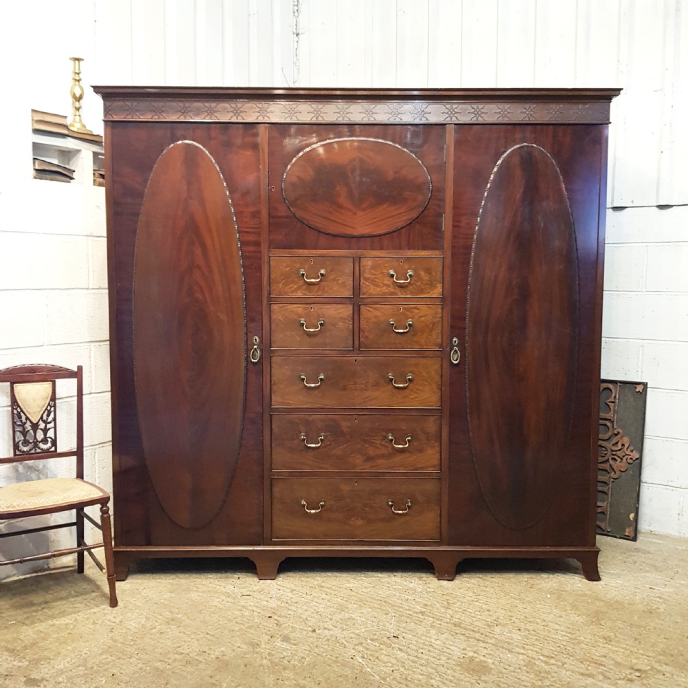 ANTIQUE EDWARDIAN CHIPPENDALE MAHOGANY Y TRIPLE WARDROBE C1900