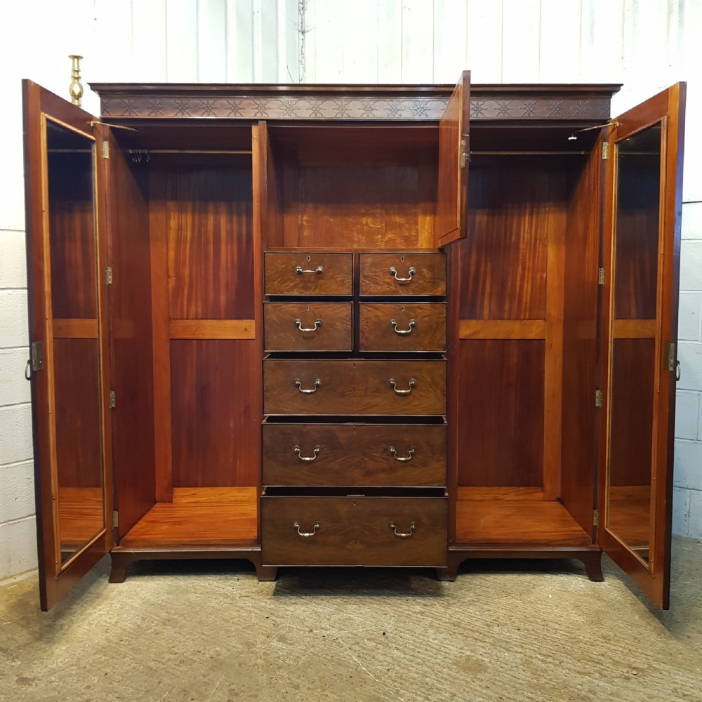 ANTIQUE EDWARDIAN CHIPPENDALE MAHOGANY Y TRIPLE WARDROBE C1900 View II