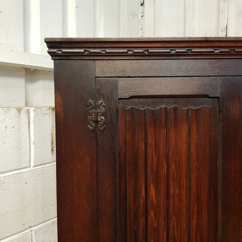 ANTIQUE OAK LNEN FOLD HALL WARDROBE C1920 View V