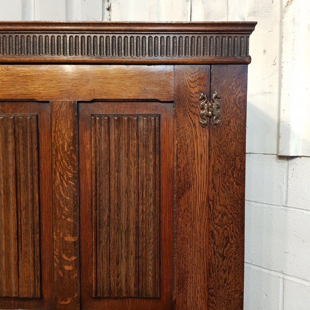 ANTIQUE OAK LINEN FOLD SINGLE WARDROBE  C1920 View III