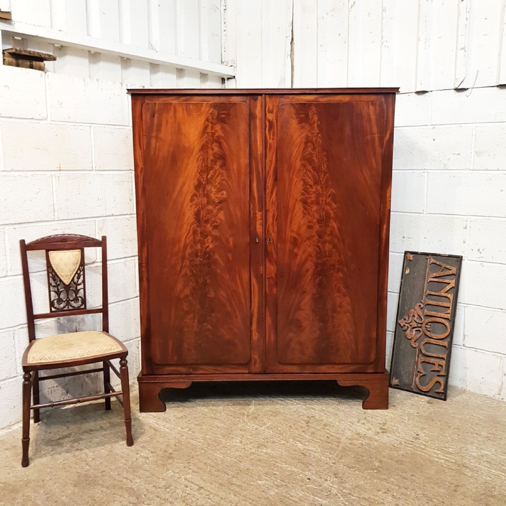 ANTIQUE WILLIAM1V FLAMED MAHOGANY LOW LINEN  PRESS C1830