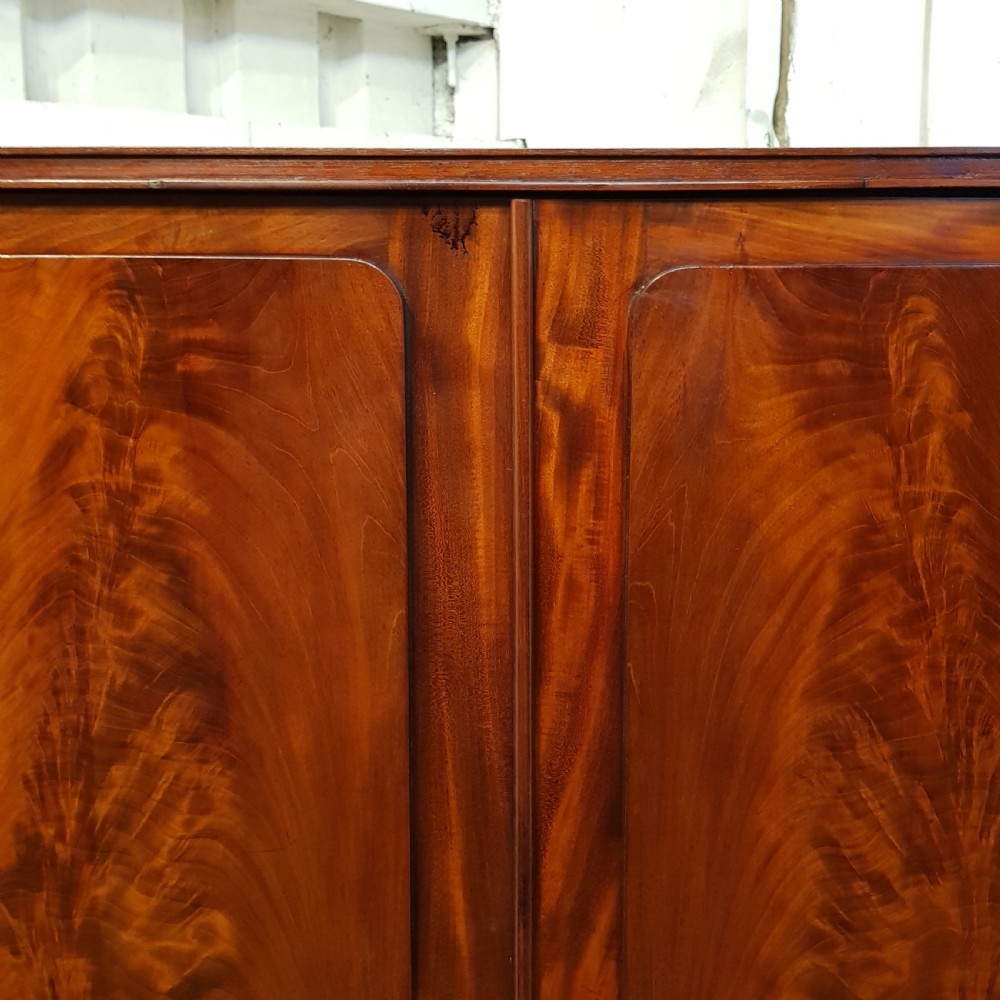 ANTIQUE WILLIAM1V FLAMED MAHOGANY LOW LINEN  PRESS C1830 View IV