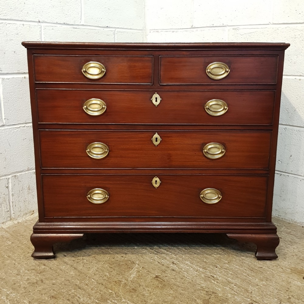 ANTIQUE 18TH CENTURY PERIOD MAHOGANY DWARF CHEST OF DRAWERS  C1780 View V