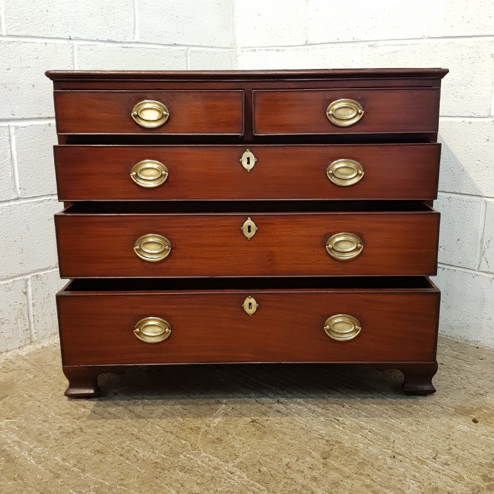 ANTIQUE 18TH CENTURY PERIOD MAHOGANY DWARF CHEST OF DRAWERS  C1780 View VI