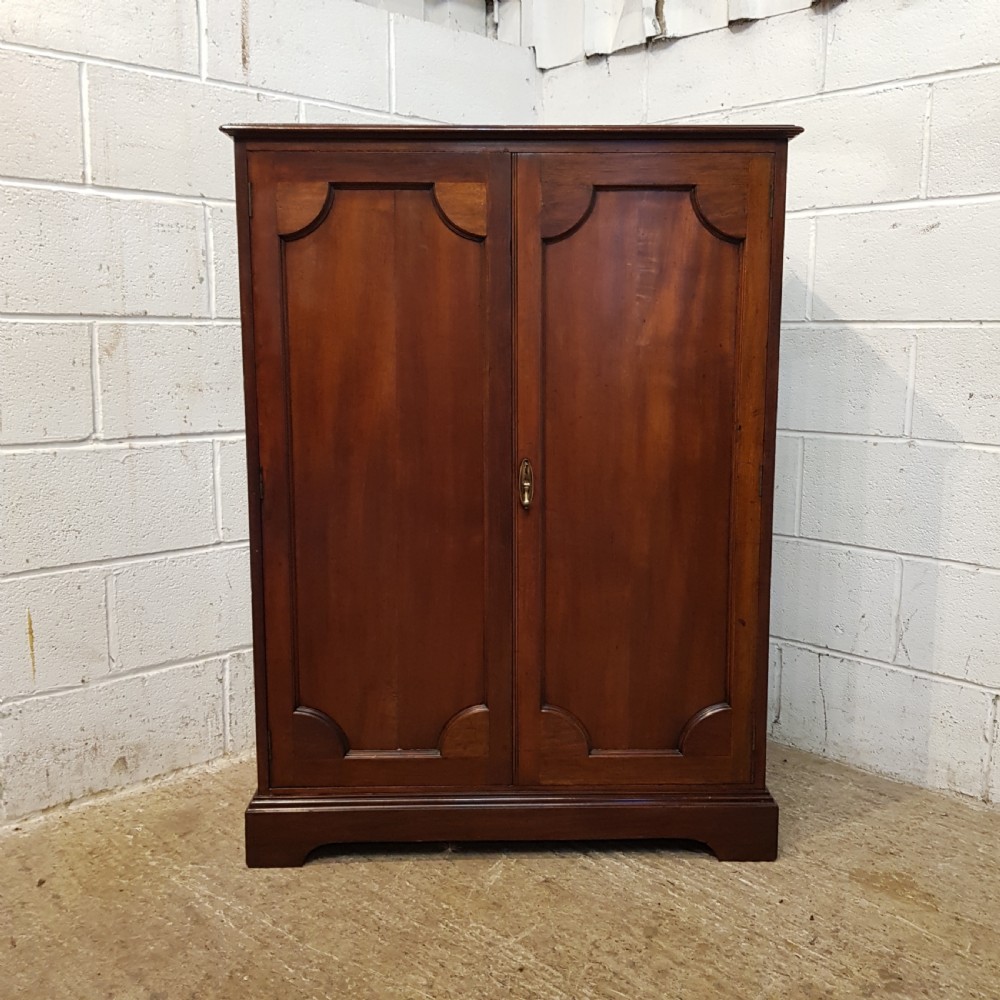 ANTIQUE VICTORIAN. MAHOGANY CUPBOARD C1880 View II