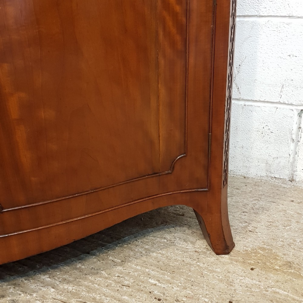 ANTIQUE EDWARDIAN SERPENTINE SHAPED MAHOGANY CABINET C1900 View III