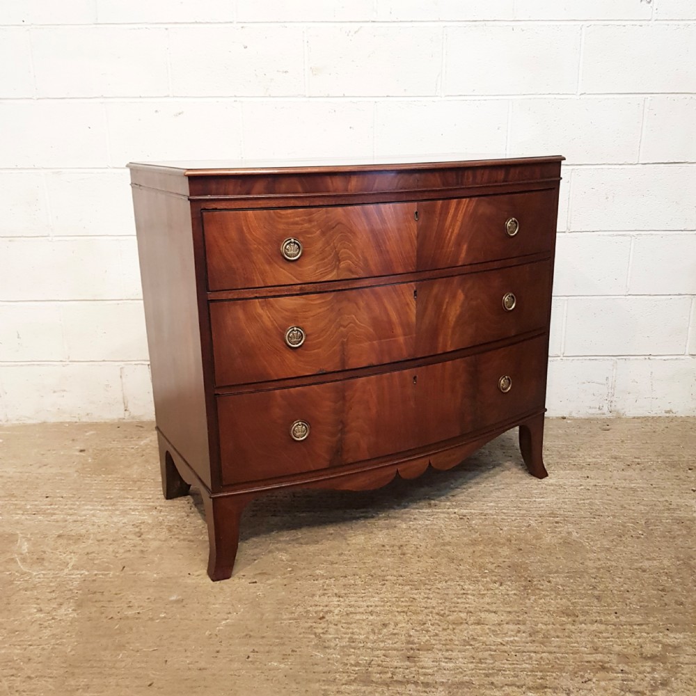 ANTIQUE 18TH CENTURY PERIOD MAHOGANY BOW FRONT CHEST OF DRAWERS C1780 View IV