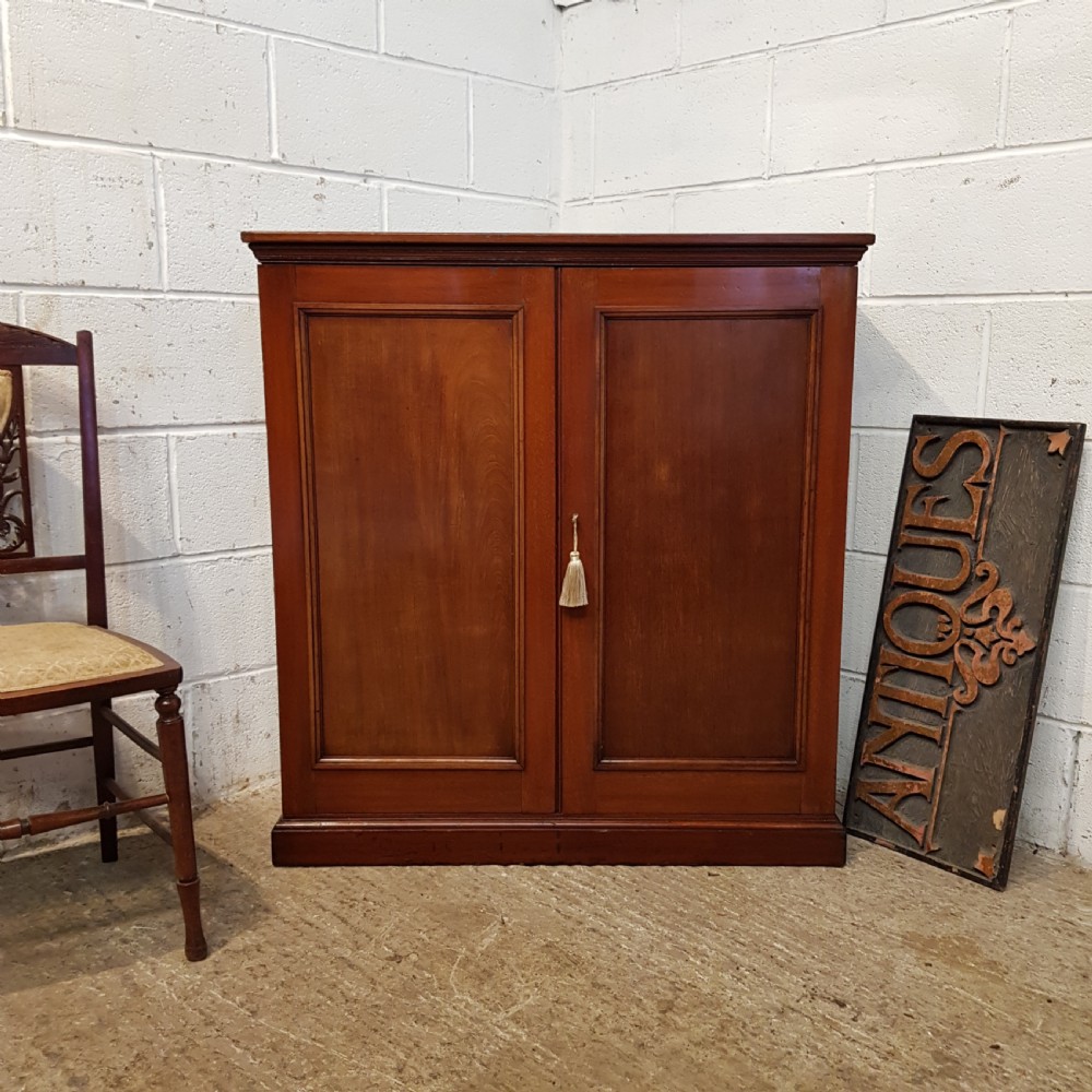 ANTIQUE LATE VICTORIAN MAHOGANY CUPBOARD C1890