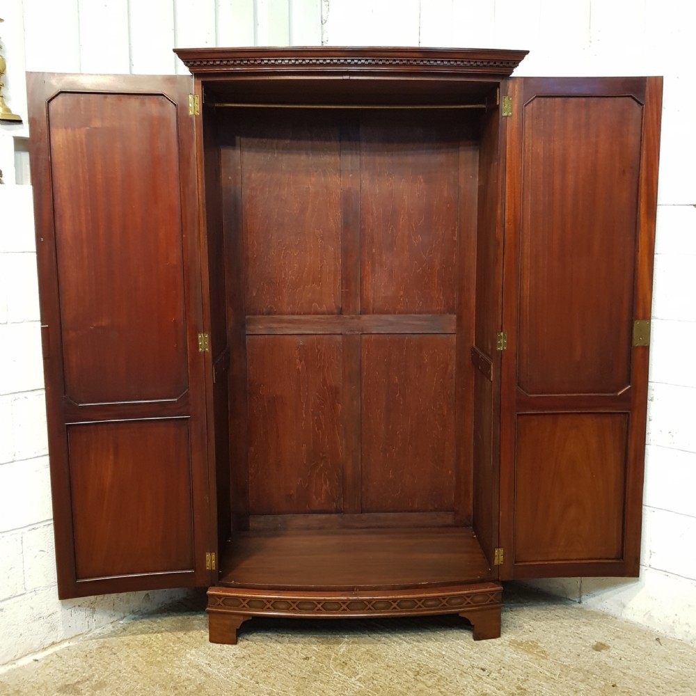 ANTIQUE EDWARDIAN MAHOGANY BOW FRONT DOUBKE WARDROBE C1900 View IV